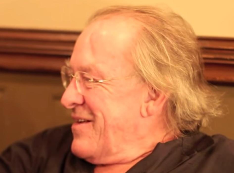 Jefferson Airplane Guitarist Paul Kantner Dead at 74 Lead Stories